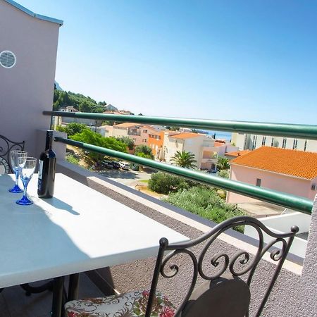 Apartments Loncar Tucepi Luaran gambar