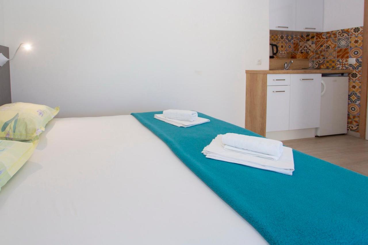 Apartments Loncar Tucepi Luaran gambar