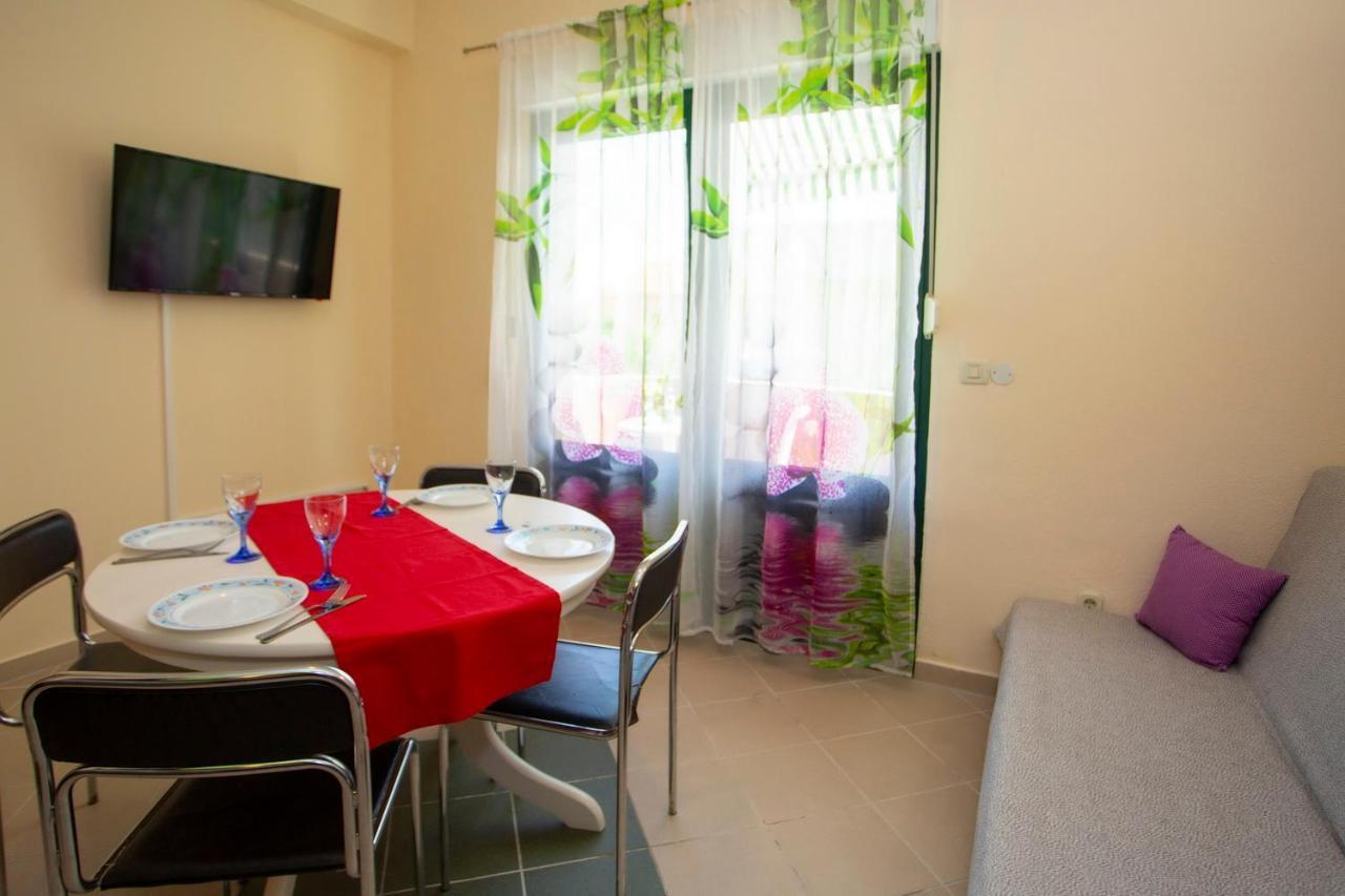 Apartments Loncar Tucepi Luaran gambar