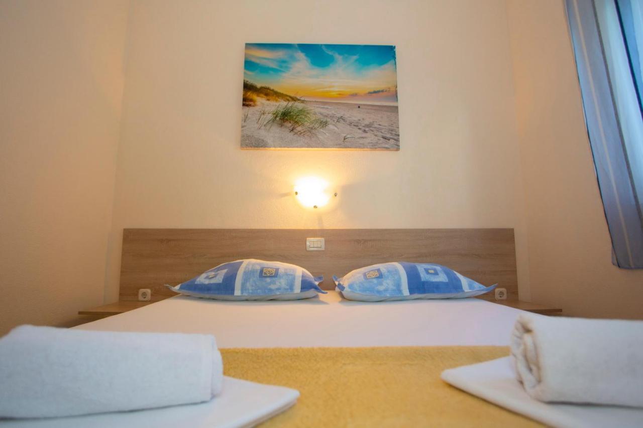 Apartments Loncar Tucepi Luaran gambar