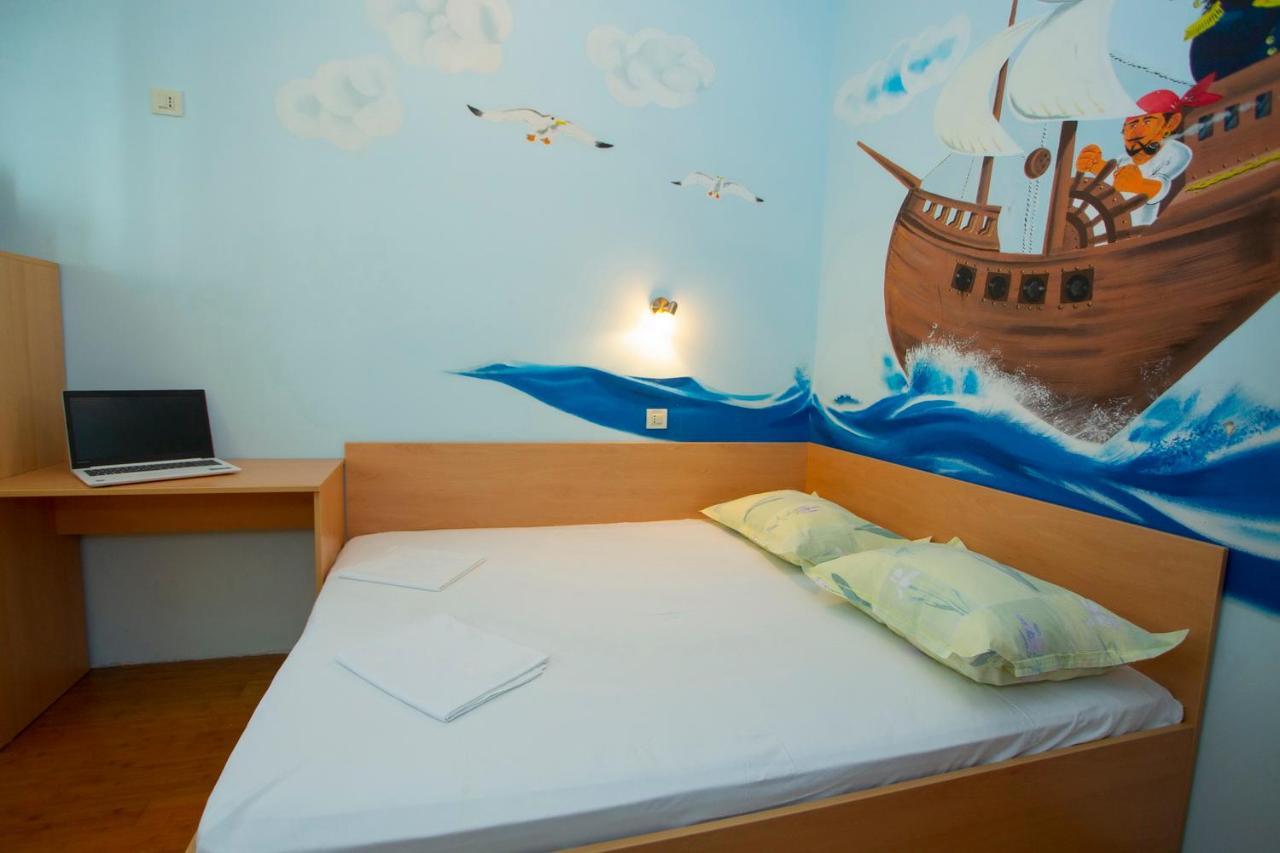 Apartments Loncar Tucepi Luaran gambar