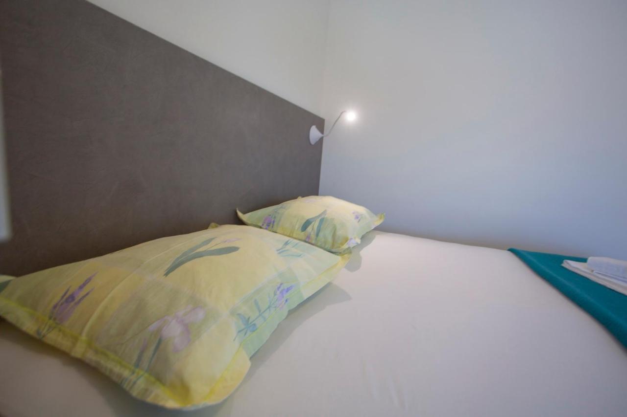 Apartments Loncar Tucepi Luaran gambar