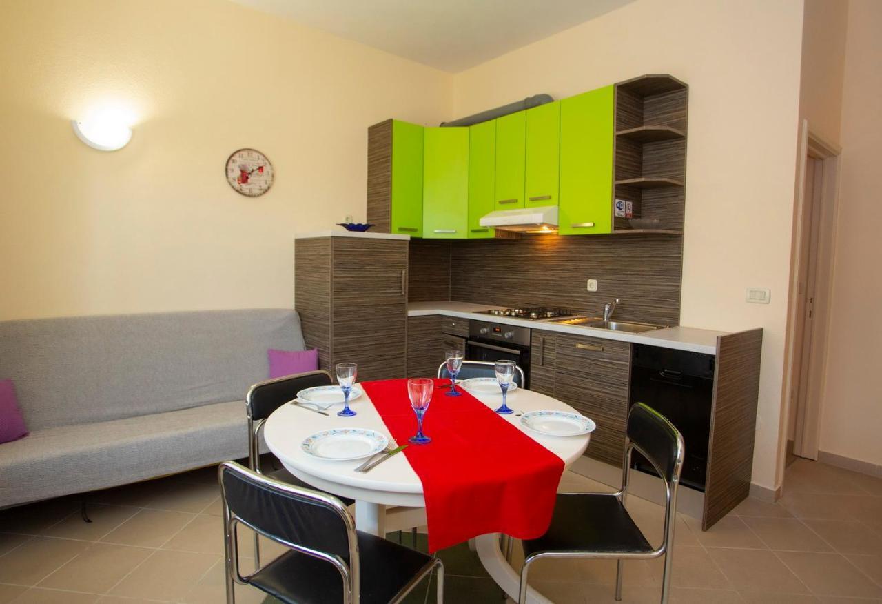 Apartments Loncar Tucepi Luaran gambar