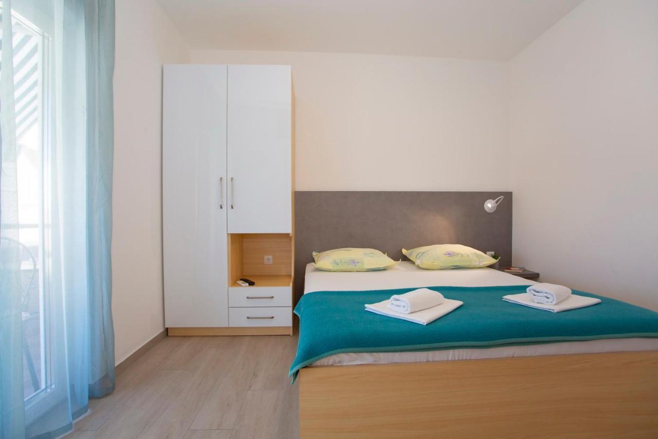 Apartments Loncar Tucepi Luaran gambar